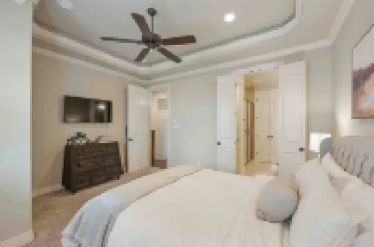 Northgate Nest Cozy & Convenient 2BR 3BA Office Steps from A&M