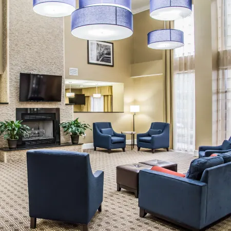 Comfort Suites University - Research Park Отели рядом с достопримечательностью «Торговый центр Tryon»