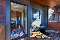 Gourmet Kitchen and Stylish Living Space - Charming Townhouse Retreat