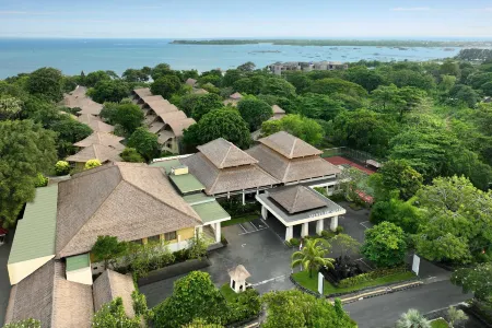 Mercure Resort Sanur Отели рядом с достопримечательностью «Hidden Mini Zoo Bali»