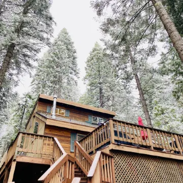 Lilac Cabin Family-Friendly with Highspeed Wi-Fi Close to Downtown Arnold