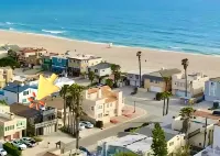 Rooftop Fire Pit and Beach Gear - Charming Coastal Escape