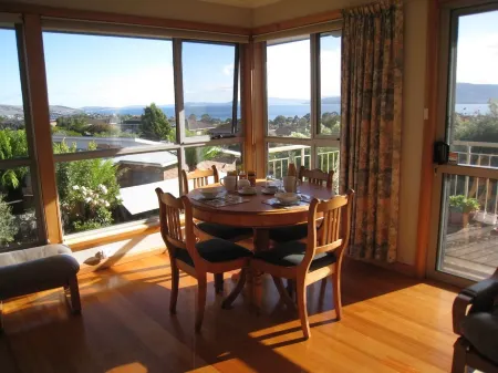 " Mimosa Excellent, private accommodation with breakfast provisions provided. Отели в г. Хора