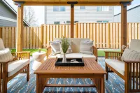 Charming Beaverton, King beds, Game room, 5bdrm!