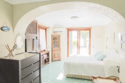 Villa Con Piscina Con 8 Camere Matrimoniali ad Anacapri, by la Canostra Capri