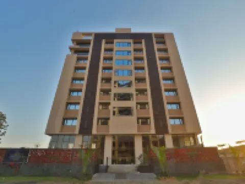 Hotel Empyrean Hotels near HEC Exhibition Centre