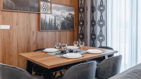 Snow Ski, Sun & Snow