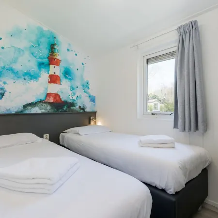 Restyled Chalet with Dishwasher, Near the Sea, on Texel