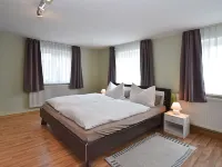 Ferienhaus mit Garten in Waldnähe Hotels in Arnschwang