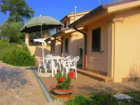 온수 욕조, 수영장이 있는 지아노 델룸브리아의 농가