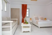 Sun and Moon Villas - balcony