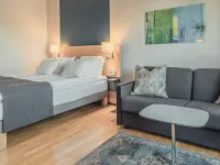 Quality Hotel Waterfront Hotels near Slottsskogsvallen