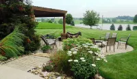 Sojourner's Lodge & Log Cabin Suites Hotels in 