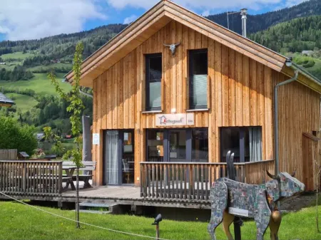 Lovely Chalet With hot tub