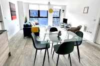 Sleeps 4 Central Ensuite - Cityview & Parking