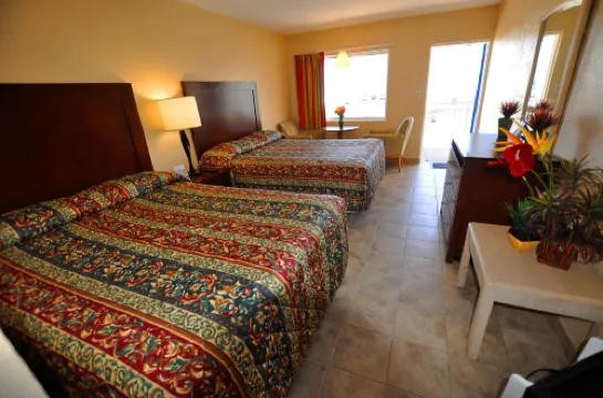 Nantucket Inn & Suites