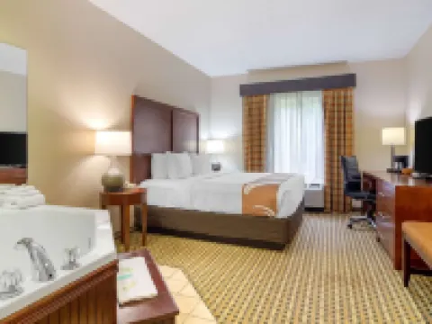 Quality Inn & Suites Decatur - Atlanta East Hotels in Stonecrest