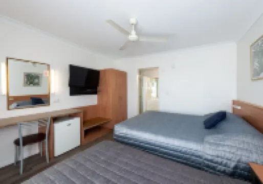 裏維埃拉魯思文汽車旅館