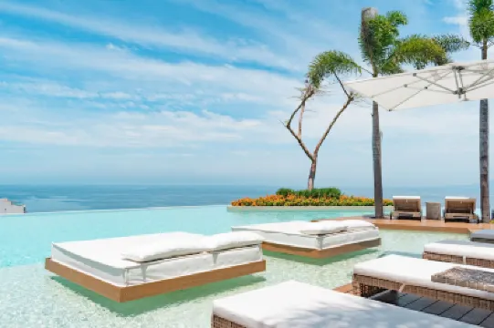 Maxwell Collection Romantic Zone Hotels in Alta Vista