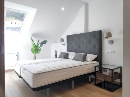 Apartamentos Rey by Como en Casa Отели рядом с достопримечательностью «Miradoiro Costa Vella»