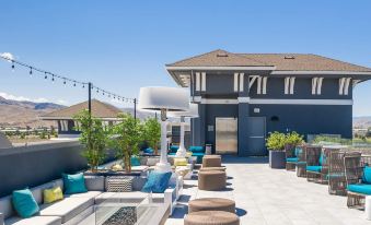 Amazing Water View w Jacuzzi Sky Lounge