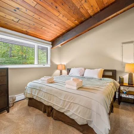 Alpine Court Chalet 4 Bedroom Home