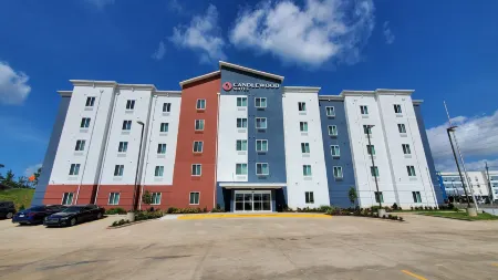Candlewood Suites Lake Charles South Отели в г. Приен