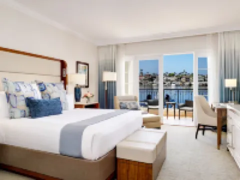 Balboa Bay Resort Hotels near Newport Beach