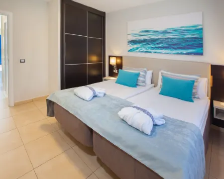 Grupotel Playa Feliz コマルカ・スールのホテル