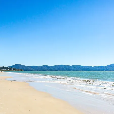 Estúdios Modernos em Resort pé na Areia - Jurerê Beach Village Jbvjr