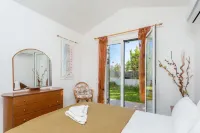 Villa Melissa Large Private Pool Walk to Beach Sea Views A C Wifi Car Not Required - 1926
