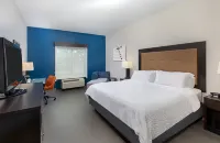 Holiday Inn Express & Suites Cleveland Northwest by IHG