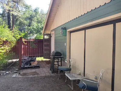 Bigfoot RV & Cabins Park Hotels in Happy Camp