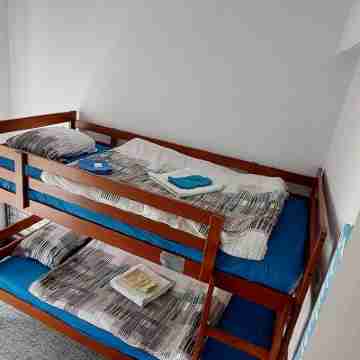 Apartment - Sleeps 2 - Parking - Balcony Rooms