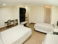 Hotel Financial Hotels near Pope's Square