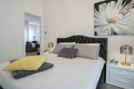 Charming and Modern Three-Bedroom Apartment in the Heart of the City of Asti