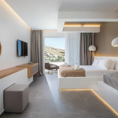 Lambis Studios & Apartments