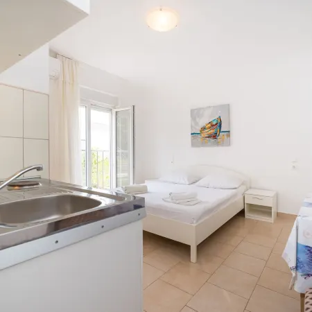 Studio Apartments Near Center 7