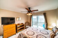 Osage Beach Getaway Lake Views Pet Friendly!