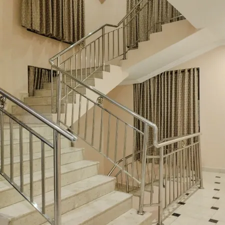 Breakfort Hotel and Suites
