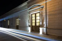 Villa Orquídea Boutique Hotel - Airport Shuttle
