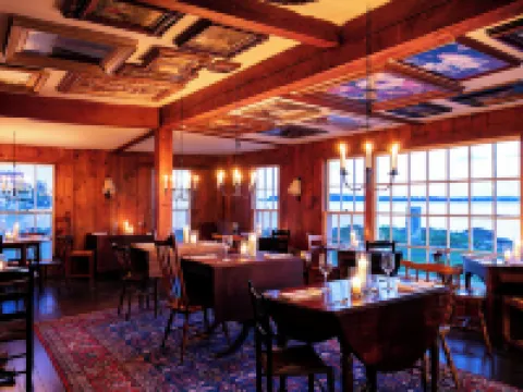 Bluebird Ocean Point Inn Hotels in Lincoln County