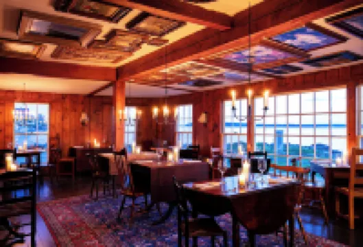 Bluebird Ocean Point Inn