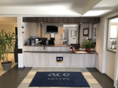 艾斯普瓦捷酒店 普瓦捷酒店