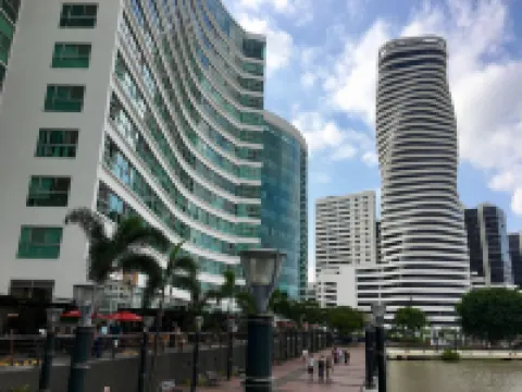 Luxury Suites Riverfront GYE