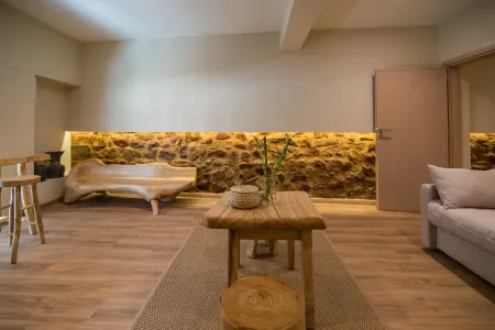 Ederlezi Boutique Hotel Отели рядом с достопримечательностью «Stoa of Zeus Eleutherios»