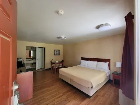 Atrium Inn & Suites