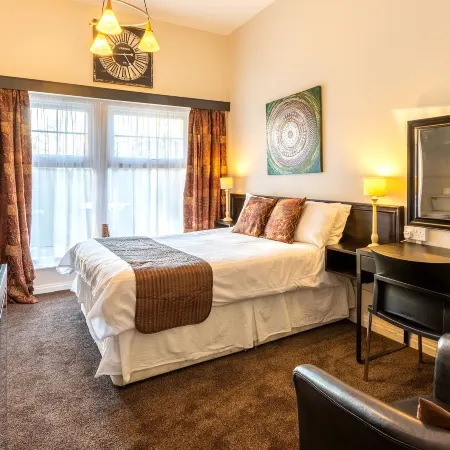 Fox & Hound Hotel