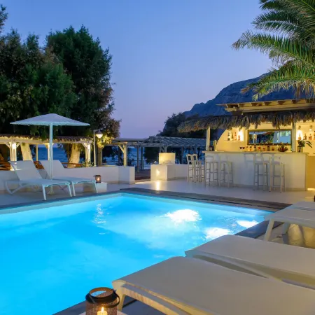 Alesahne Beach Hotel Отели рядом с достопримечательностью «Черный пляж»