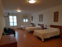 Hostal Restaurante la Charola Hotels in Villafranca del Bierzo